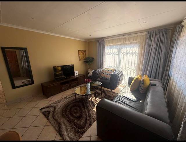 3 BEDROOM TOWNHOUSE FOR SALE IN THE REEDS